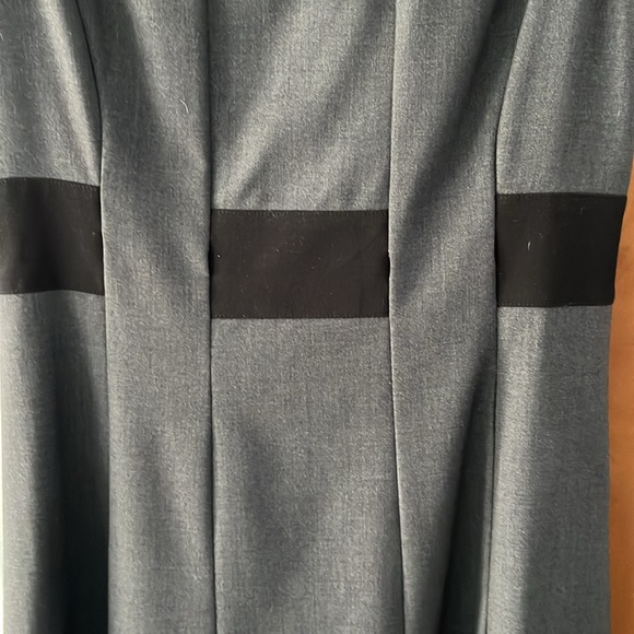 Calvin Klein Color Blocked Dress. Size 6 - Picture 8 of 8